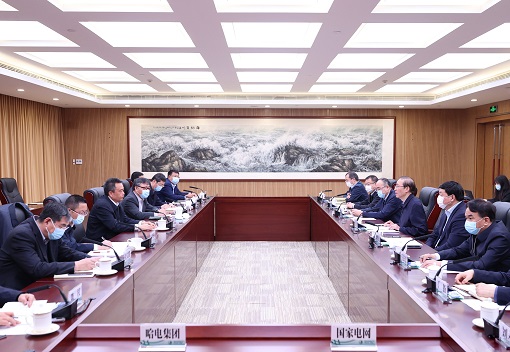 辛保安、張智剛與哈電集團(tuán)董事長曹志安、總經(jīng)理吳偉章會談