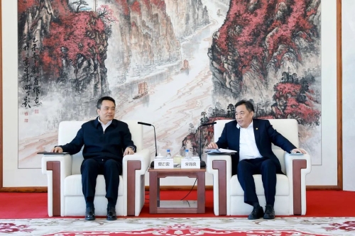 宋海良孫洪水與哈電集團(tuán)董事長曹志安、總經(jīng)理吳偉章會談