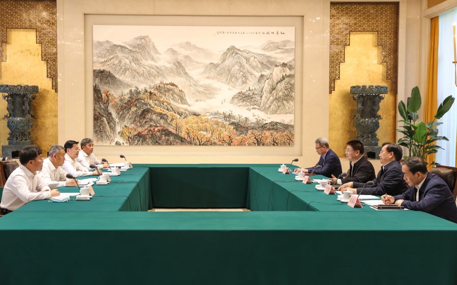 雷鳴山、韓君拜會湖北省委書記王蒙徽、省長王忠林