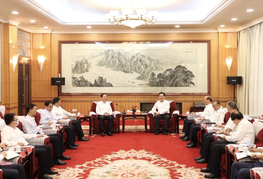 國家電網(wǎng)董事長、黨組書記辛保安與青海省委書記信長星、省長吳曉軍會談