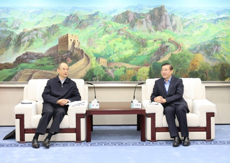 國家電網(wǎng)公司董事長、黨組書記辛保安與四川省省長黃強舉行會談