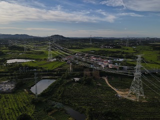 這項(xiàng)工程投產(chǎn)送電，將提高湖北省西電東送通道送電能力