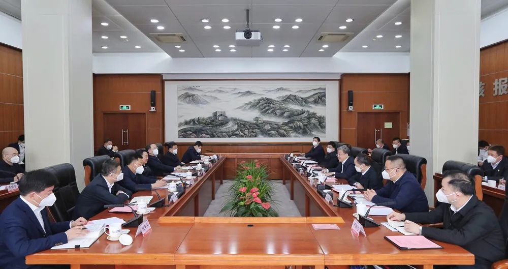 中核集團(tuán)黨組書記、董事長余劍鋒與遼寧省委書記郝鵬、省長李樂成會談