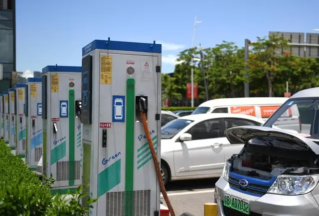 中國電動車企駛?cè)肴毡尽八{(lán)?！笔袌? width=
