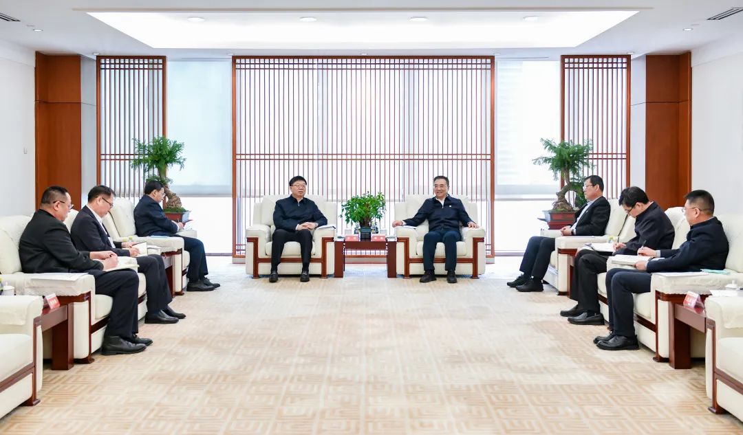 大唐集團(tuán)有限公司黨組書(shū)記、董事長(zhǎng)鄒磊會(huì)見(jiàn)吉林省委常委、省委秘書(shū)長(zhǎng)李偉