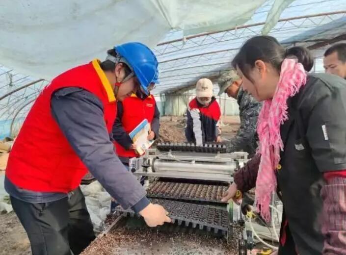 國網(wǎng)新疆電力公司貼心服務(wù)，為春耕春灌用電保駕護航