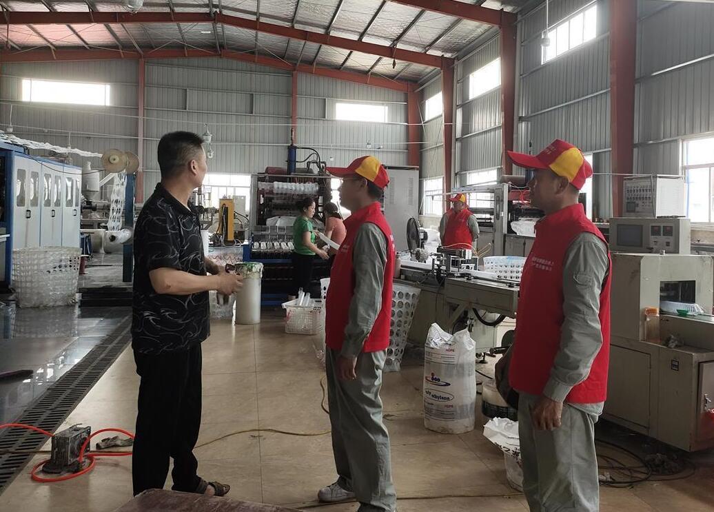 國網(wǎng)石首市供電公司“電”亮綠色經(jīng)濟，為企業(yè)降成本“支招”