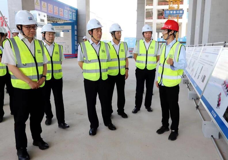 中國能建黨委副書記、總經(jīng)理孫洪水到西北城建未來廣場A區(qū)項(xiàng)目開展安全生產(chǎn)督導(dǎo)