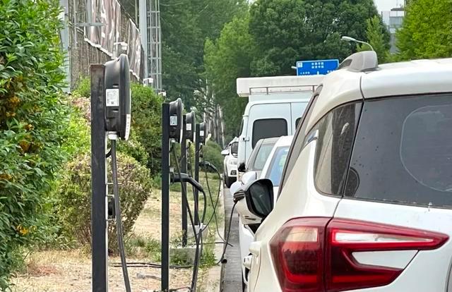 充電站費用漲價，新能源車的韭菜終于成熟了?