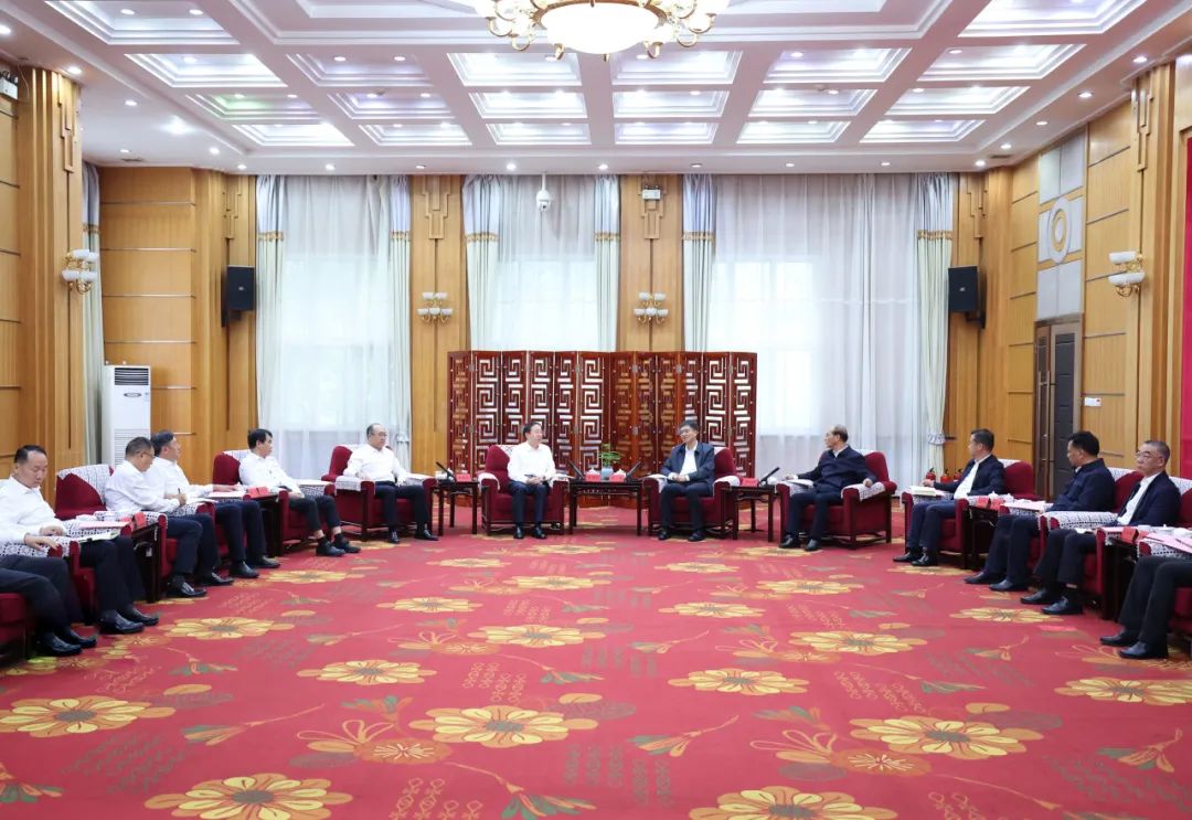 國家電網(wǎng)公司董事長、黨組書辛保安會見青海省委書記陳剛、省長吳曉軍、省政協(xié)主席公保扎西