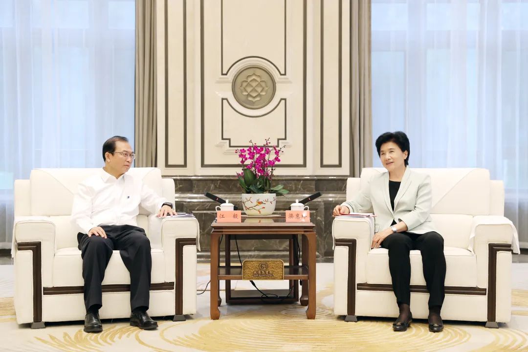 華電集團(tuán)黨組書記、董事長江毅拜會黑龍江省委副書記、省長梁惠玲