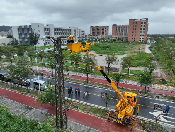 南方電網鏖戰(zhàn)“蘇拉” 廣東受影響用戶全面復電