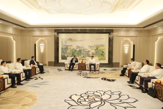 中國電建黨委副書記、總經(jīng)理王斌與江蘇省委常委、蘇州市委書記曹路寶舉行會(huì)談