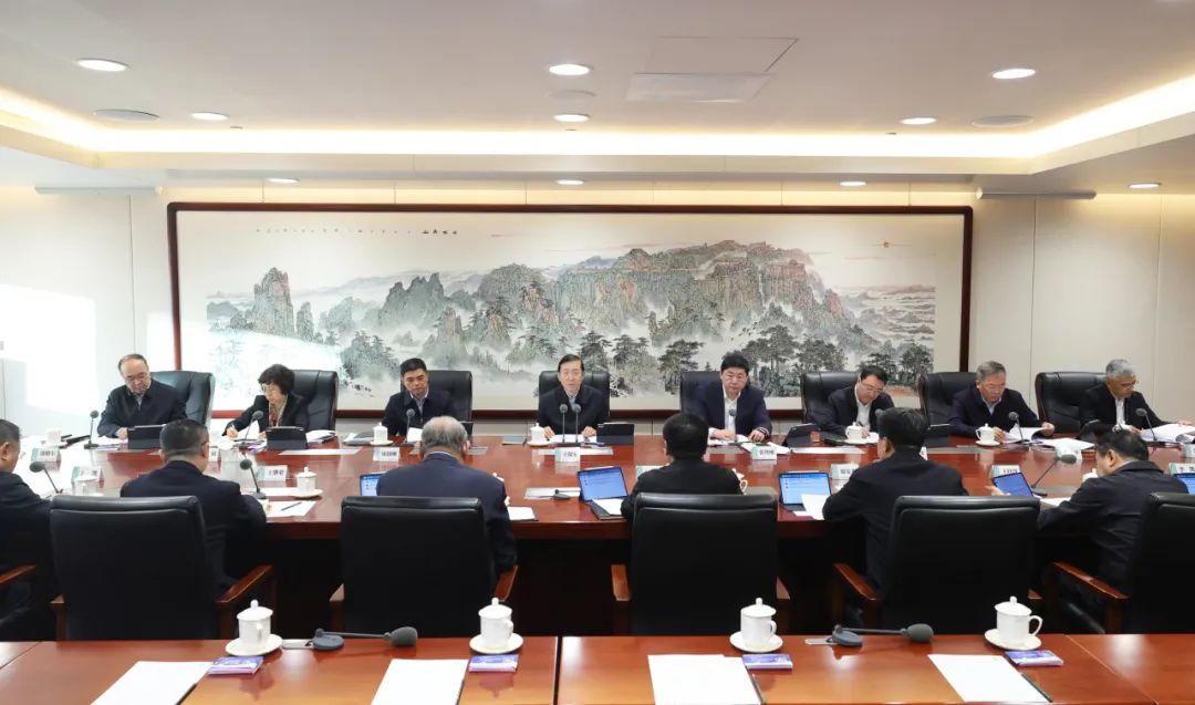 國家電網(wǎng)公司領(lǐng)導(dǎo)班子和專職助理、總師、副總師2024年調(diào)研座談會召開