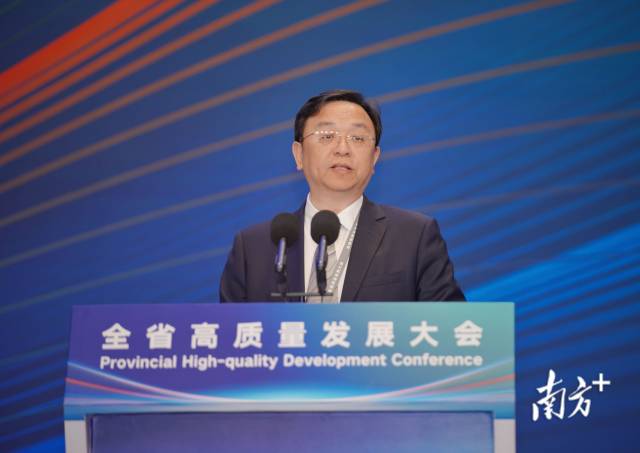 王傳福：新能源汽車發(fā)展只會(huì)快跑，不給喘口氣機(jī)會(huì)