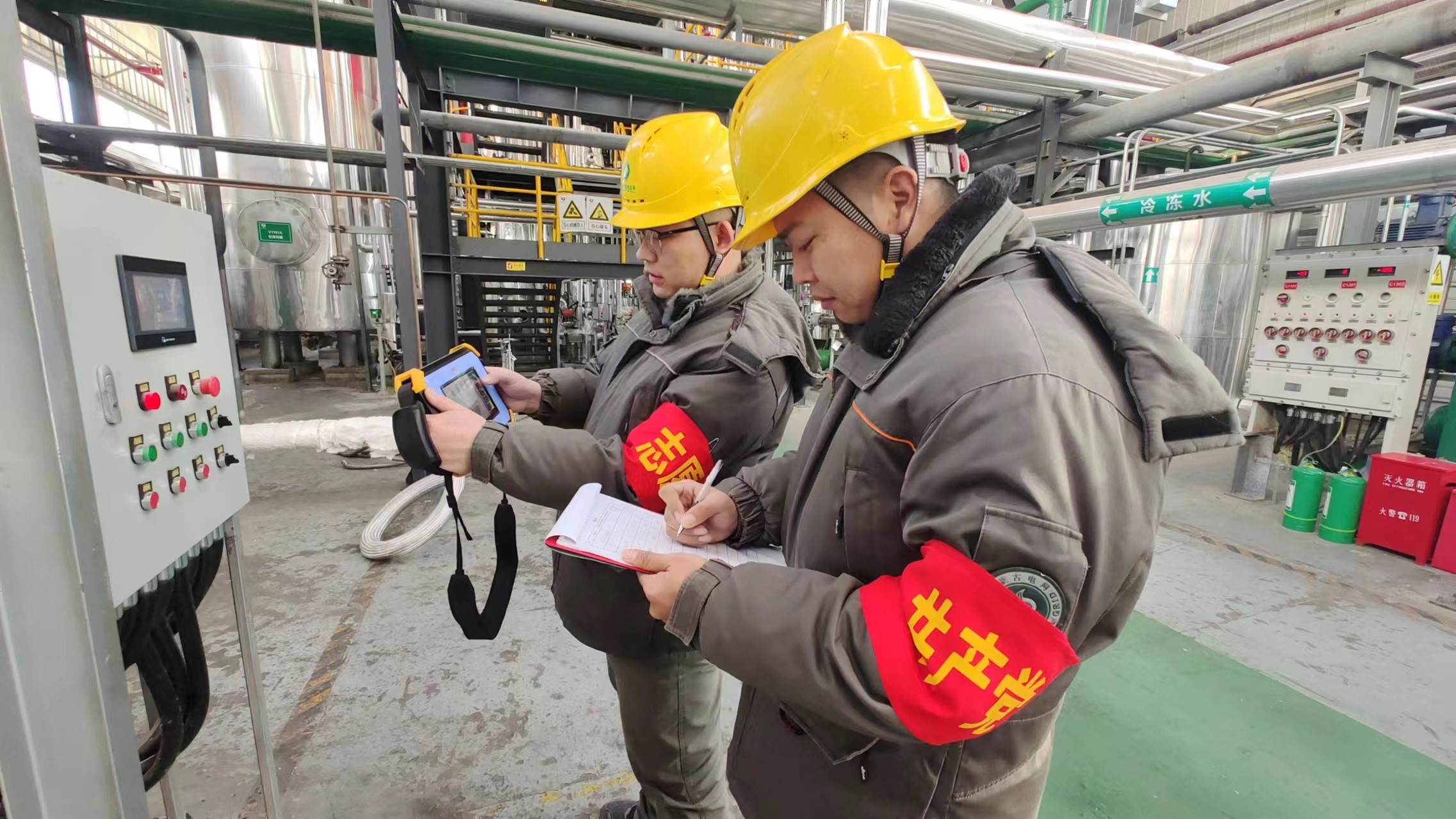 康巴什供電公司：春節(jié)保供電，我們在行動