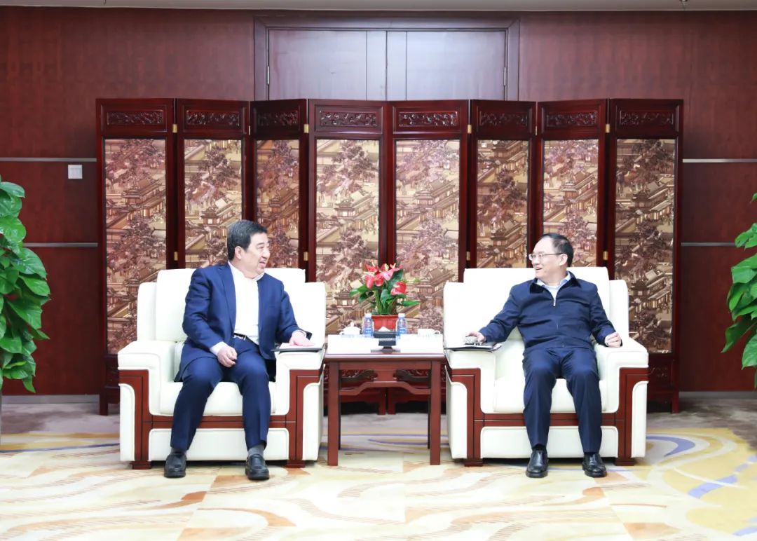 中國(guó)電氣裝備白忠泉董事長(zhǎng)、周群總經(jīng)理拜訪中鋁集團(tuán)董事長(zhǎng)段向東、總經(jīng)理王石磊