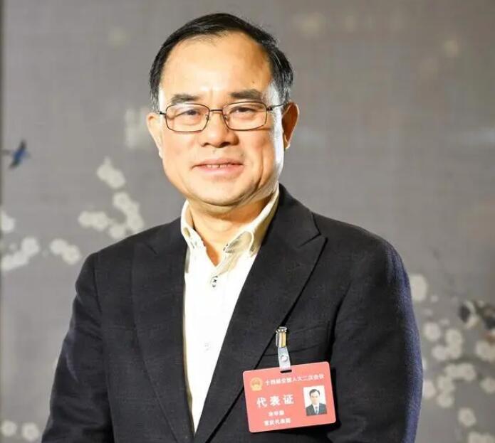 【兩會好聲音】全國人大代表、長安汽車董事長朱華榮：強(qiáng)化市場調(diào)節(jié)手段，進(jìn)一步改善汽車消費(fèi)環(huán)境