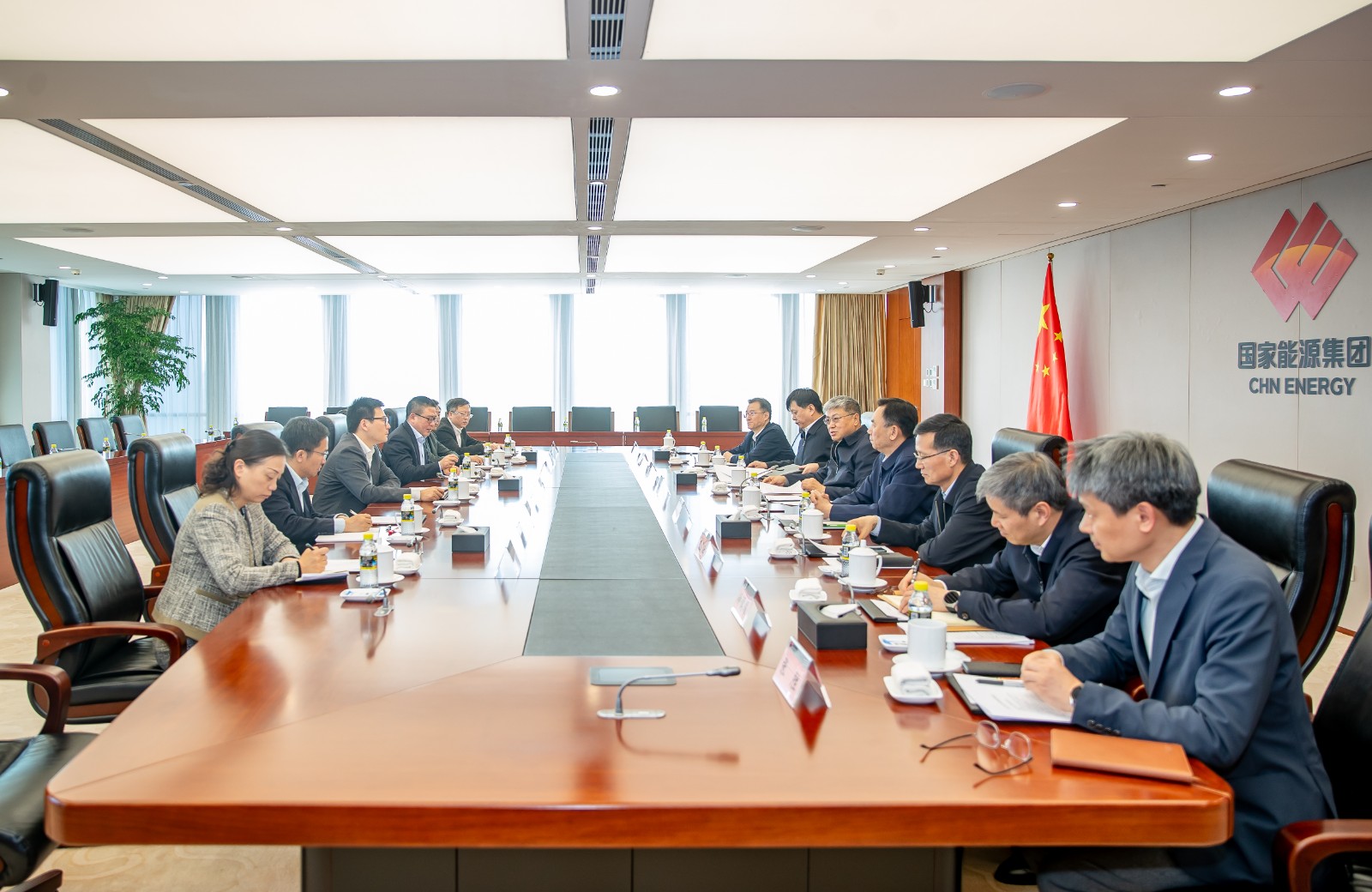 國家能源集團(tuán)黨組書記、董事長劉國躍會見上海電氣集團(tuán)黨委書記、董事長吳磊