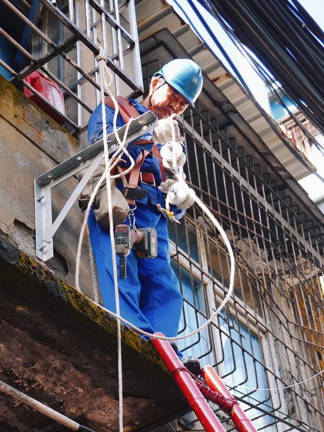 國網郫都供電公司加強“社網共建”，一心為民服務