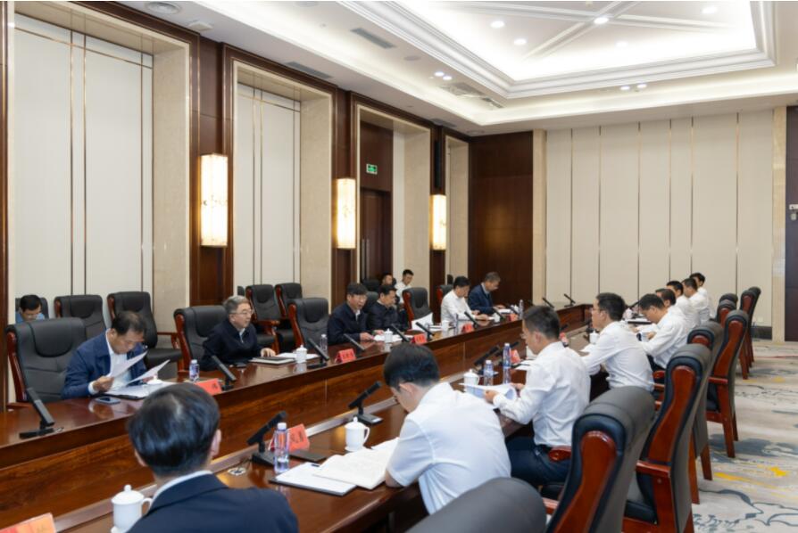劉偉平、韓君調(diào)研三峽集團(tuán)內(nèi)蒙古區(qū)域工作