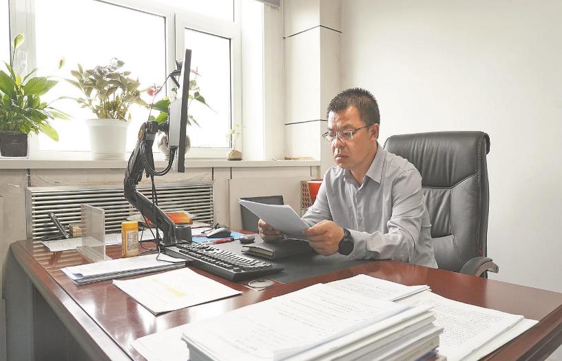 張忠鋒：為三江源頭百姓富裕、生態(tài)美好探索奔忙