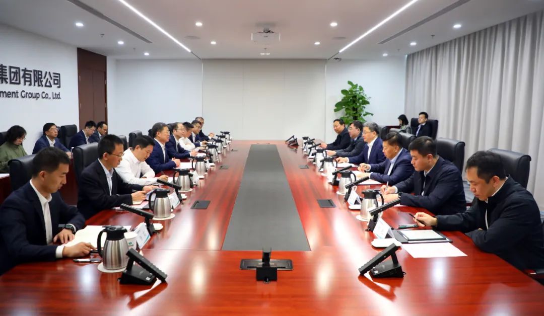 中國電氣裝備黨委書記、董事長李洪鳳會見濟(jì)南市委副書記、市長于海田