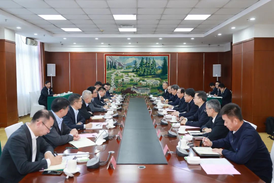 華電集團(tuán)黨組書記、董事長江毅與上海電氣黨委書記、董事長吳磊舉行會談
