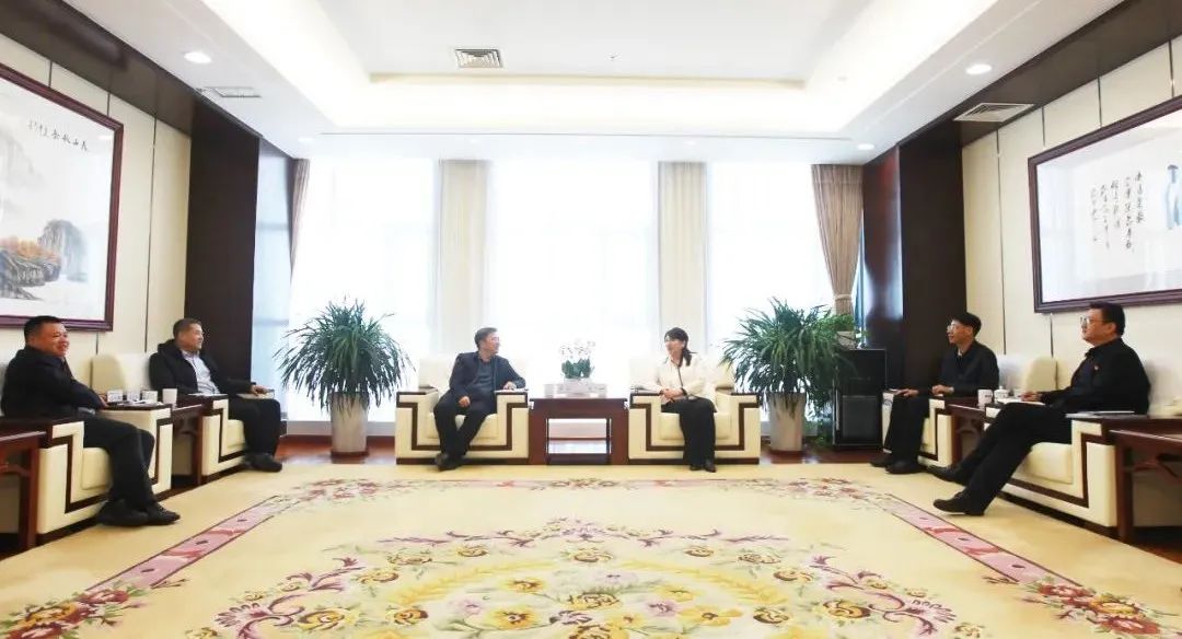 國家電投新疆公司與中國水電四局、中交集團(tuán)、運(yùn)達(dá)股份座談