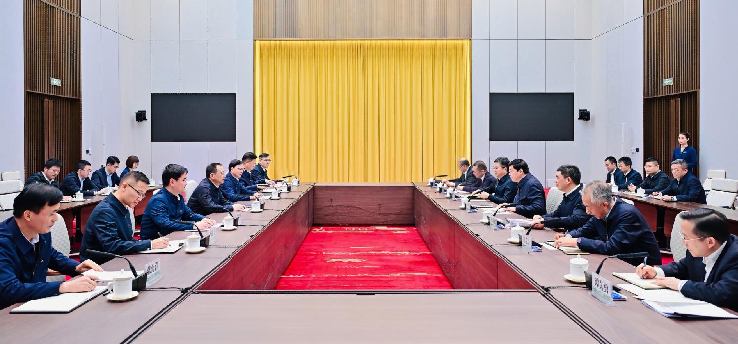 中國大唐集團董事長鄒磊、總經(jīng)理張傳江與國家電網(wǎng)董事長張智剛、總經(jīng)理龐驍剛會談