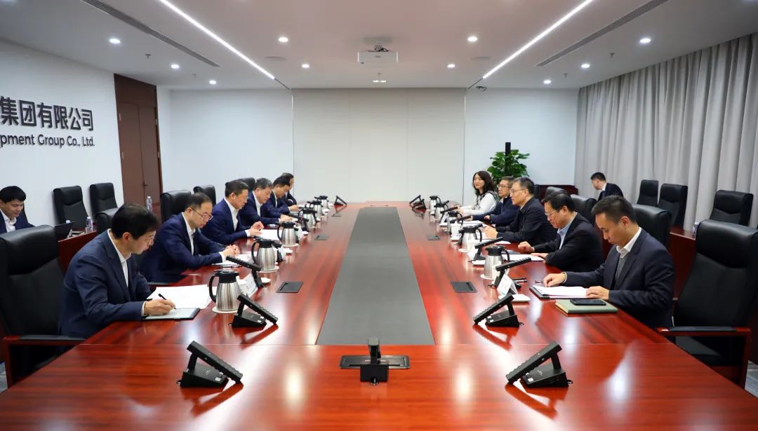 中國電氣裝備董事長李洪鳳、總經(jīng)理周群會見佛