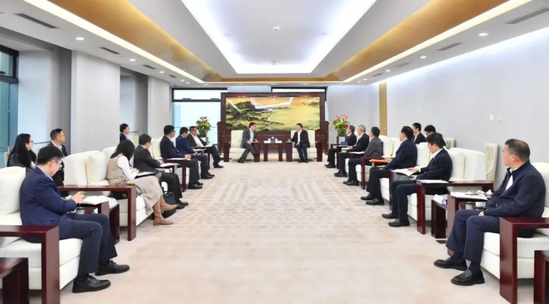 中國廣核集團(tuán)董事長楊長利會見上海電氣董事長